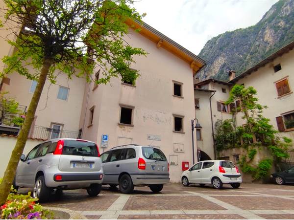 Santa Massenza - Edificio Storico Da Ristrutturare