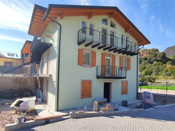 Vezzano - Nuovo Tre Stanze con Giardino e Garage