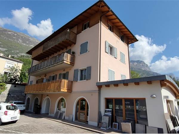 Vezzano - Ufficio a Piano Terra