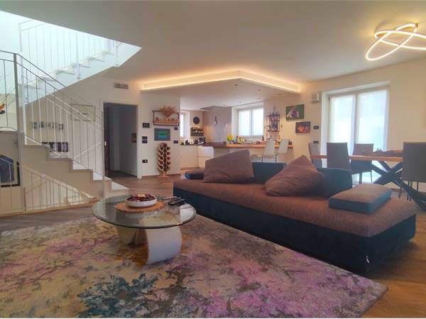 Sarche - Moderna Casa Bifamiliare con Giardino