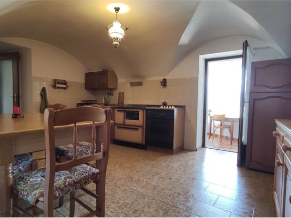 Brusino - Porzione di Casa in Piazza